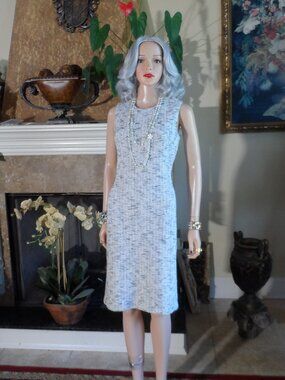 St. John Ivory Gray Textured Knit Sleeveless Sheath Dress Size M